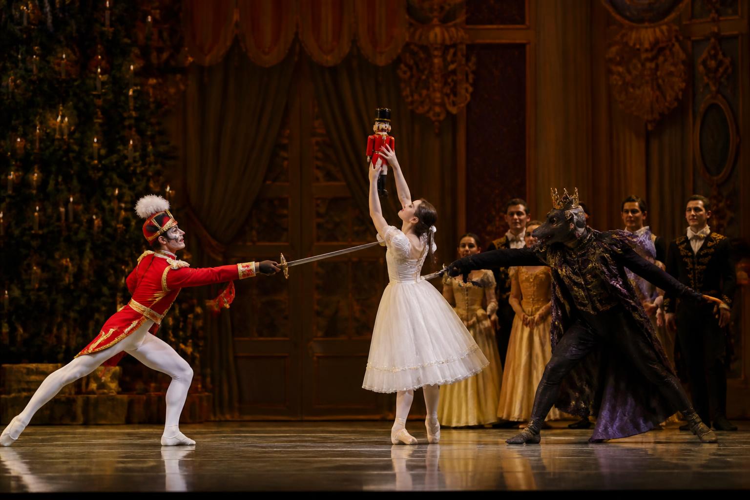 découvrez l'histoire du ballet casse-noisette, ses origines fascinantes et un résumé simple pour mieux comprendre ce conte classique et magique.