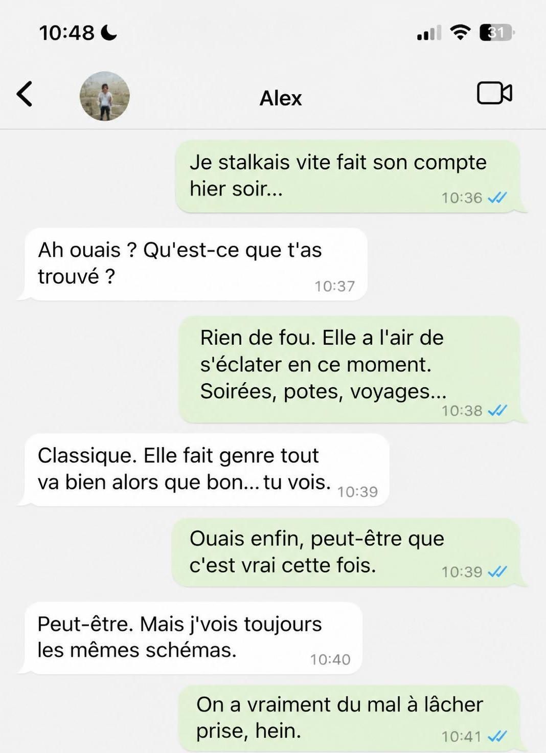 découvrez les signes et comportements qui révèlent qu'un ex est encore amoureux, et apprenez à les identifier pour mieux comprendre ses sentiments.