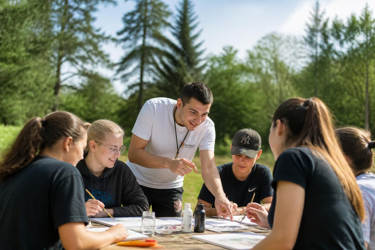 découvrez comment l’alternance bapaat constitue une passerelle idéale pour devenir animateur diplômé, alliant formation pratique et théorique pour réussir votre carrière.