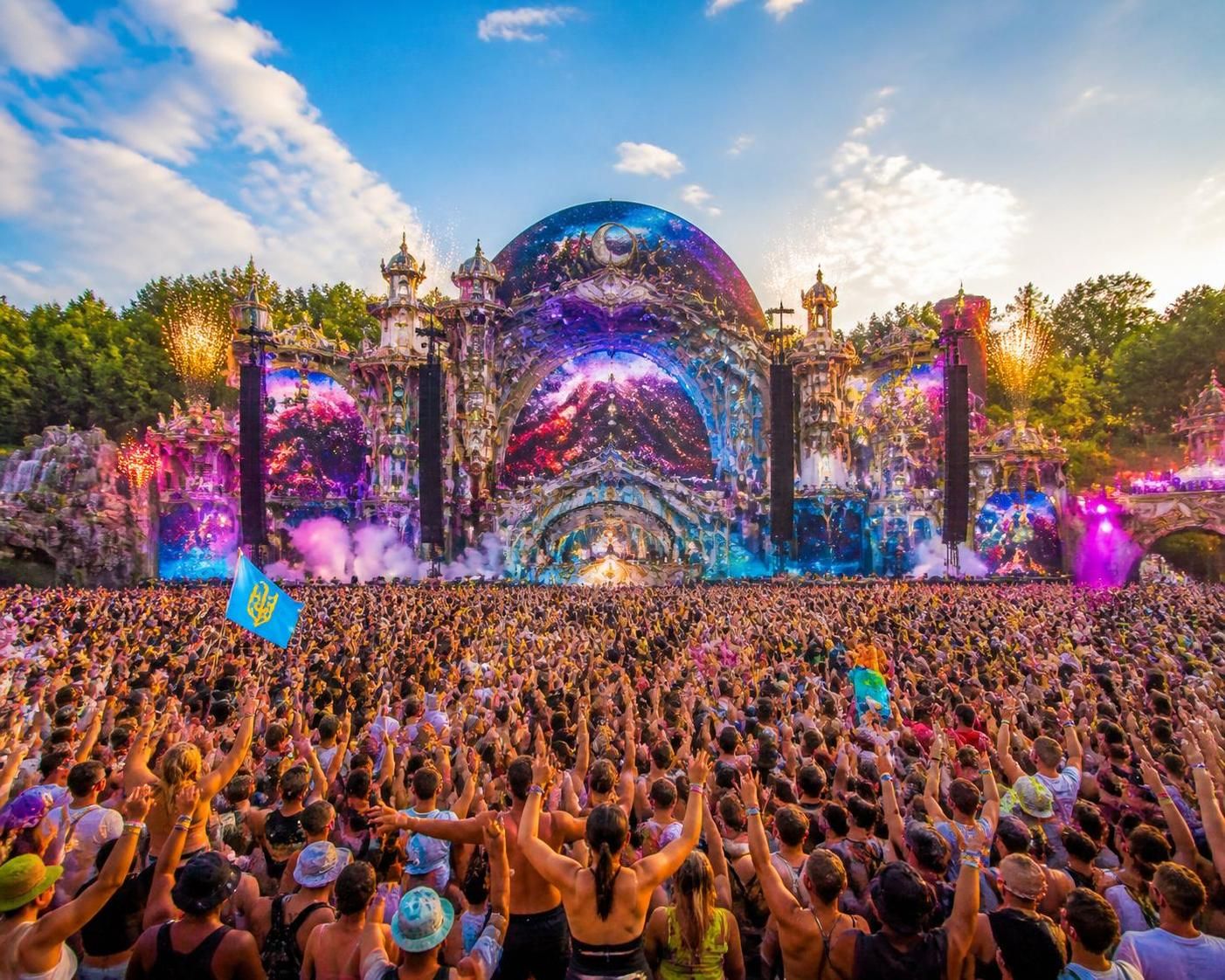 découvrez les tarifs pour assister à tomorrowland 2026 et préparez-vous à vivre une expérience musicale inoubliable au plus grand festival électro du monde.