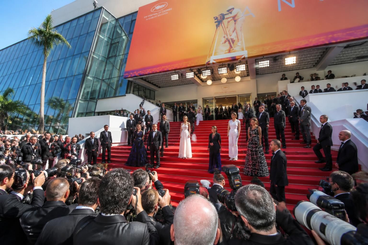 découvrez l'histoire, les enjeux majeurs et les moments forts du festival de cannes, un événement incontournable du cinéma international.